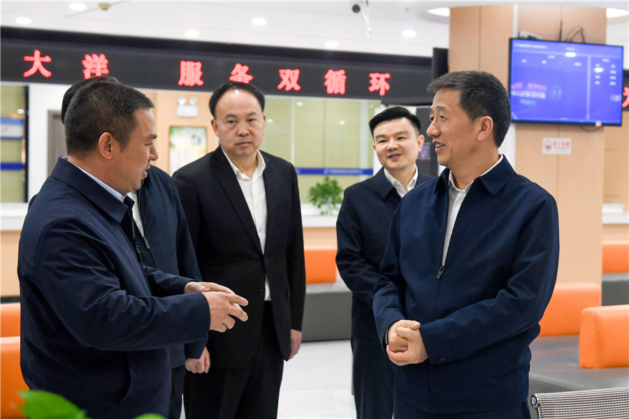 許忠建專(zhuān)題調(diào)研進(jìn)一步全面深化改革工作時(shí)強(qiáng)調(diào) 扎實(shí)推進(jìn)改革任務(wù)落地見(jiàn)效